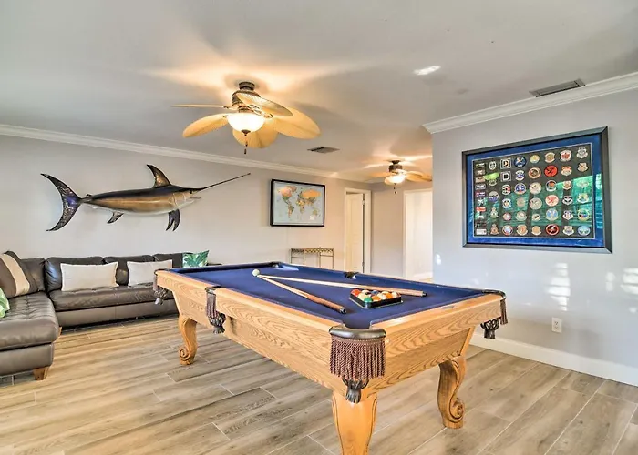 Walkable Waterfront Paradise: Home In Clearwater! Holiday home