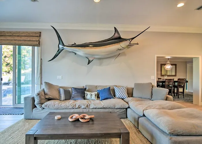 Walkable Waterfront Paradise: Home In Clearwater! Holiday home