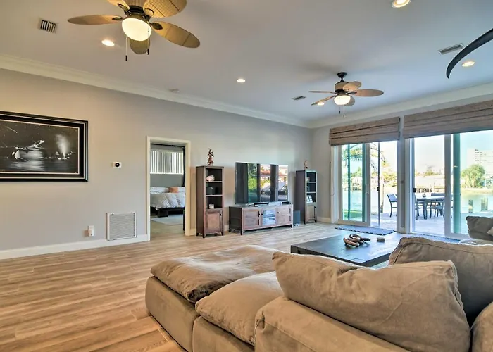 Walkable Waterfront Paradise: Home In Clearwater! * Clearwater Beach