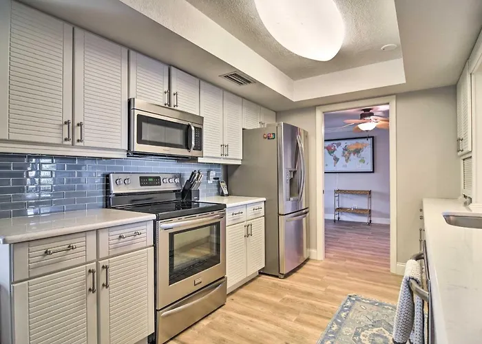 Walkable Waterfront Paradise: Home In Clearwater! Clearwater Beach