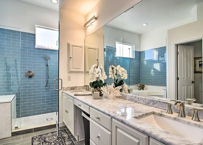 Walkable Waterfront Paradise: Home In Clearwater! Holiday home